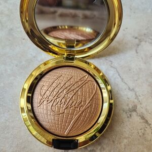 Bronzer ~ MAC Just Whitney sparkle bronzer